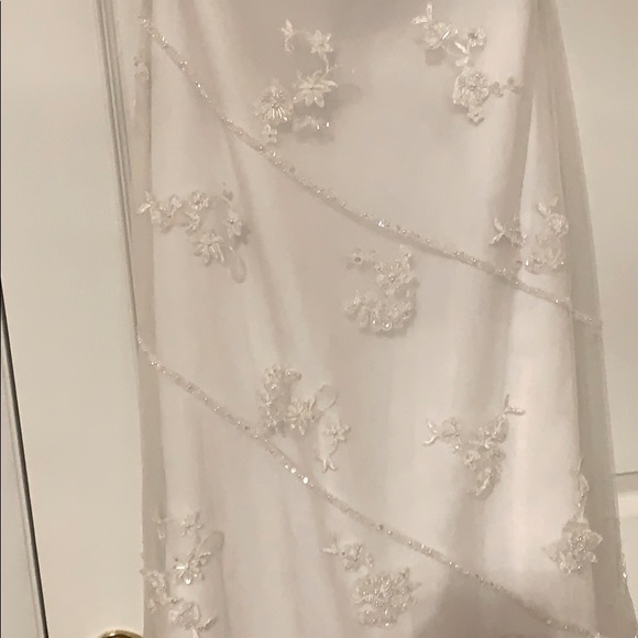 Alfred Angelo wedding dress size 4 - Picture 9 of 14